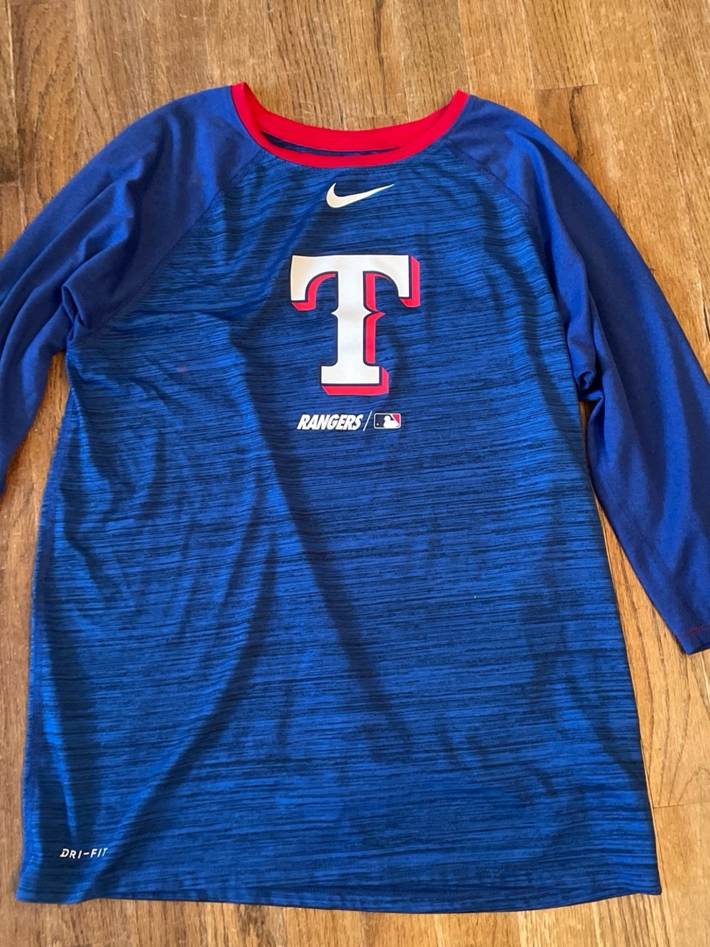 Nike Blue & Red Texas Rangers Long Sleeve shirt size medium.